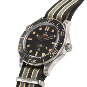 OMEGA SEAMASTER DIVER 300M CHRONOMETER 42MM 007 JAMES BOND 210.92.42.20.01.001